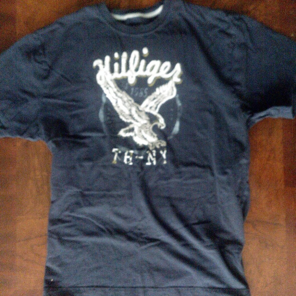 Tommy Hilfiger Size Large T-Shirt 100% Cotton